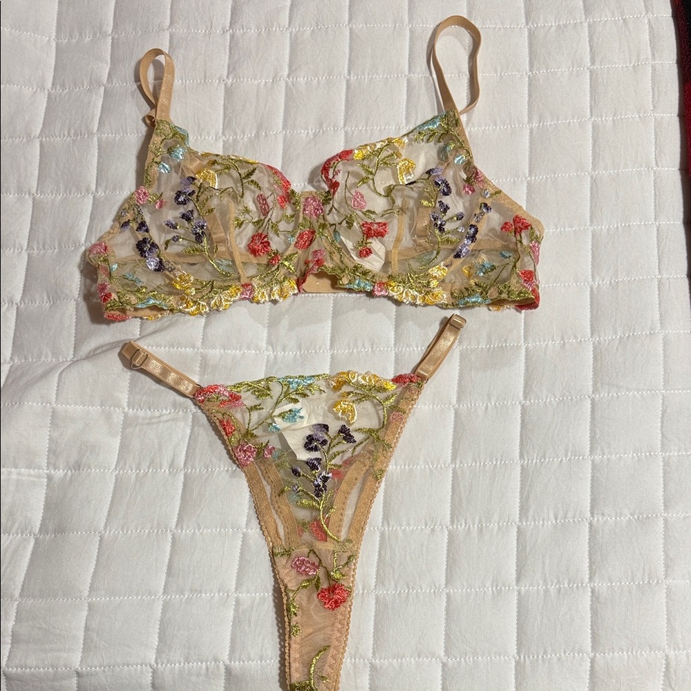 Happy Valentine’s Day ❤️ Floral Embroidered Lingerie Set